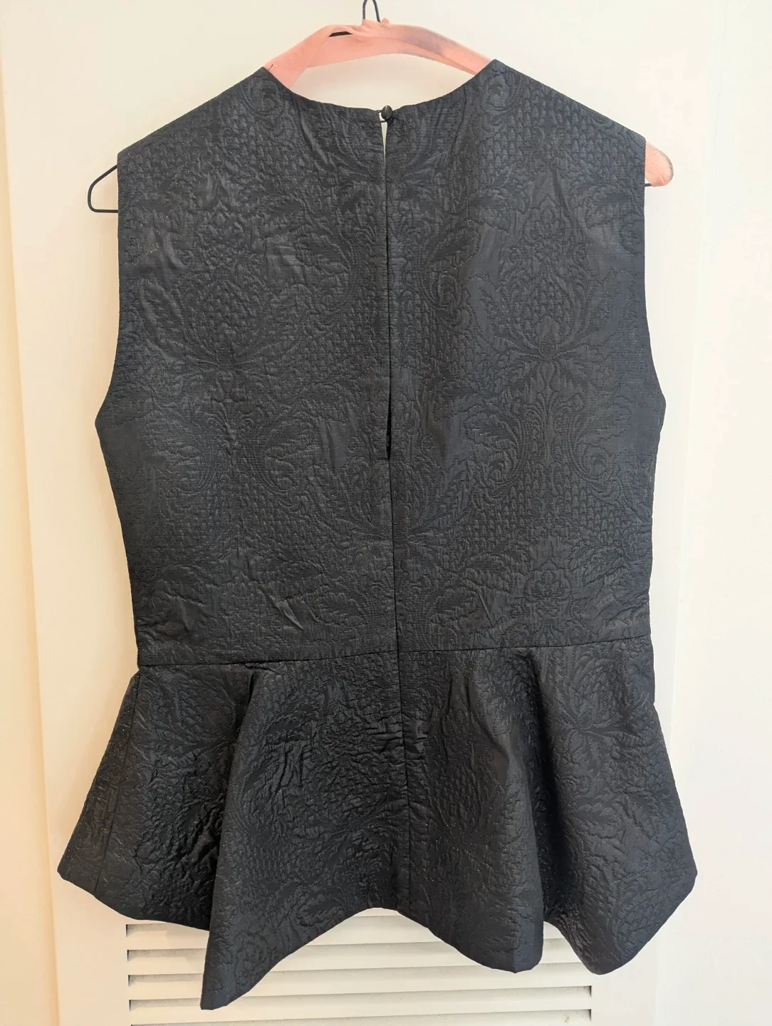 Elizabeth and James Black Brocade Peplum Top - photo 4