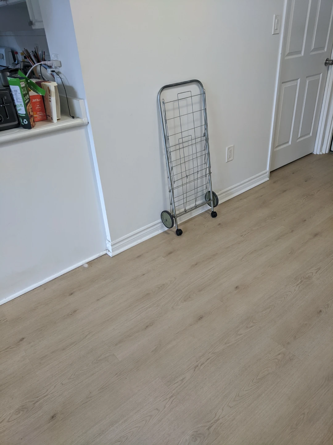 Small Metal Shopping Cart - photo 4