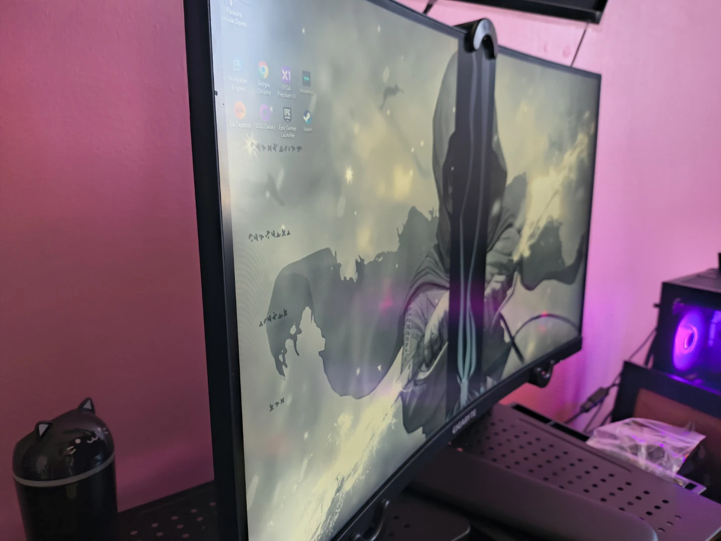 Broken Curved Gaming Monitor - photo 3