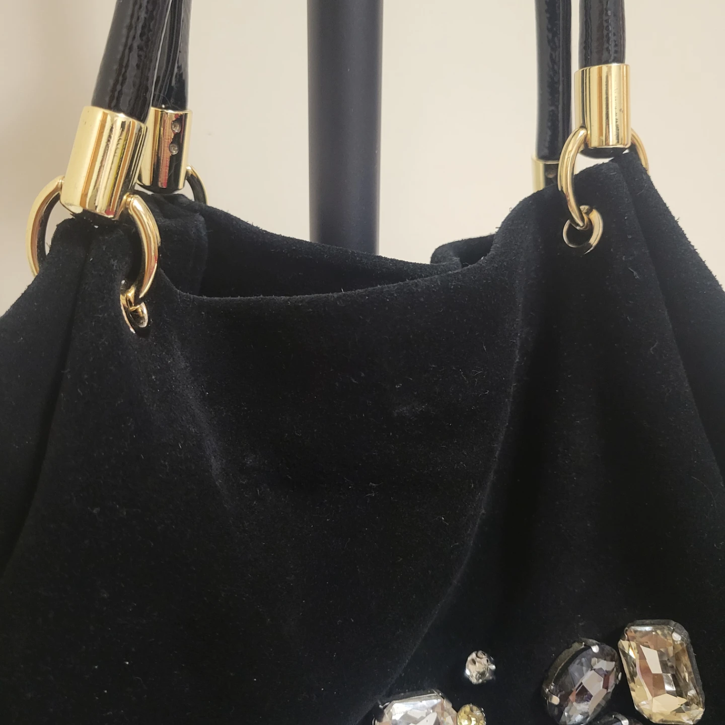 Black Suede Embellished Shoulder Bag with Gold Chain Details - photo 3