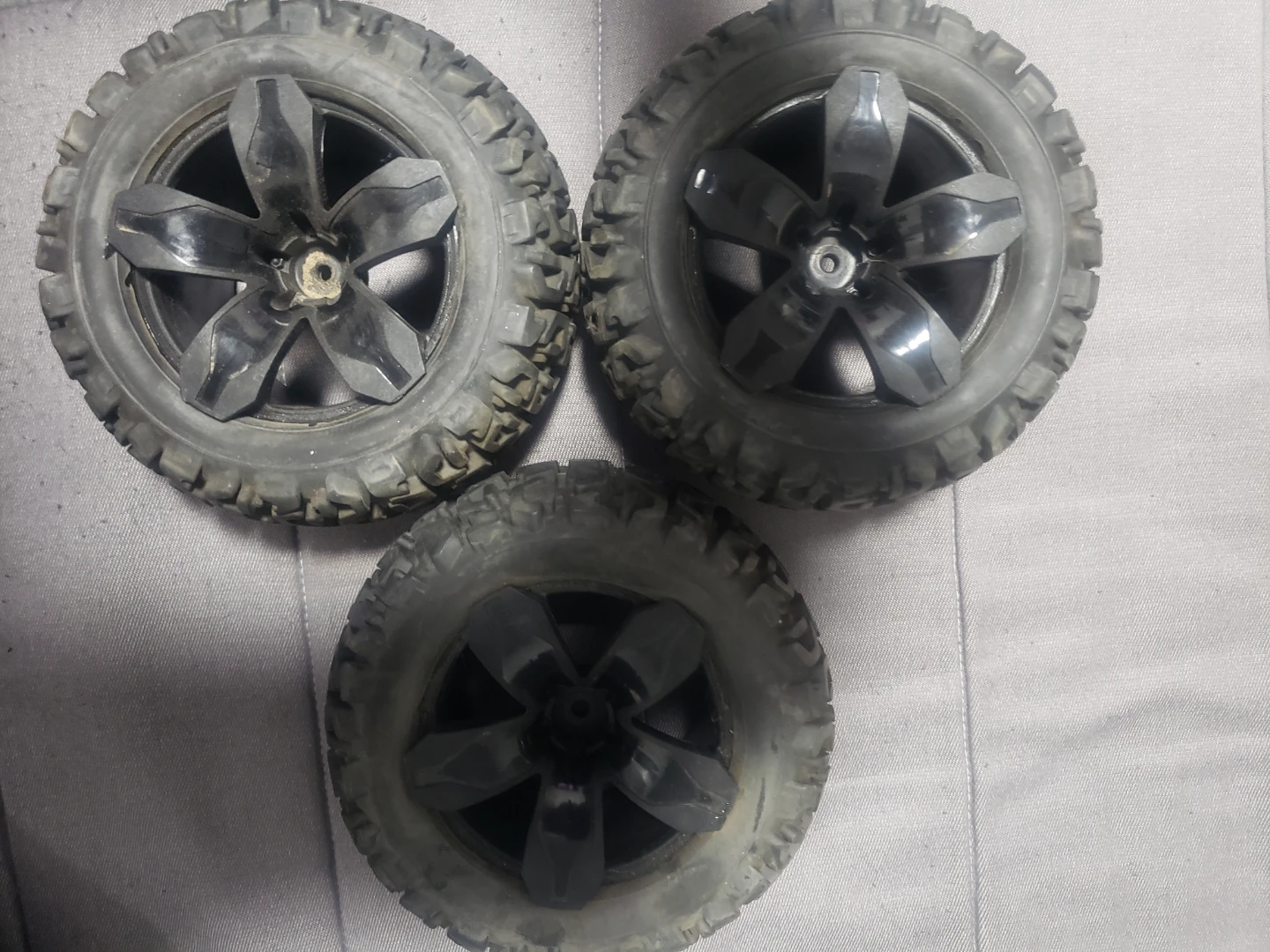 Ecx ruckus 4x4 partially complete rc trades or offers - photo 2