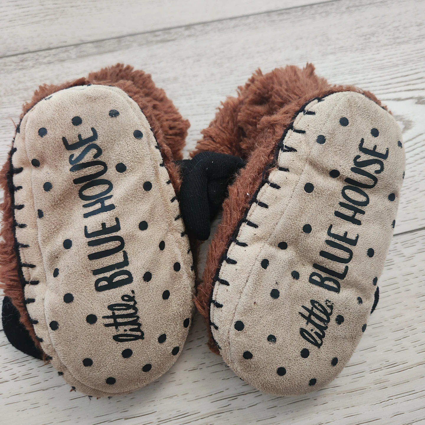 Moose slippers,  size 8-10T - photo 3