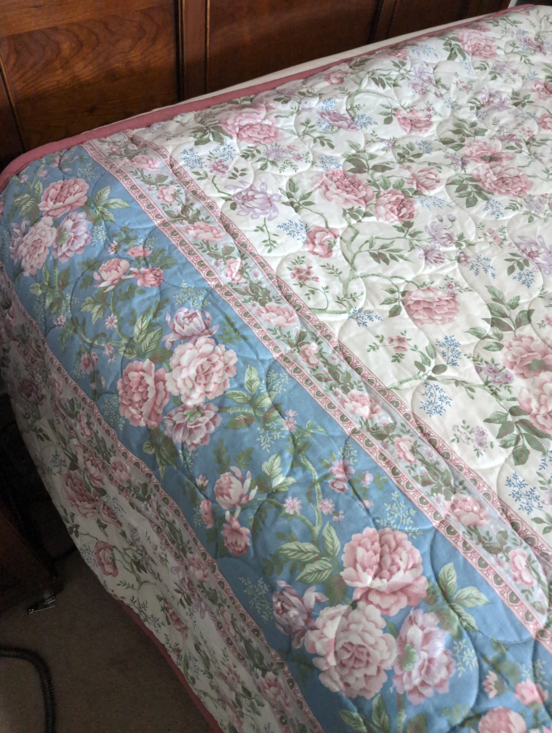 Reversible Floral Quilt Bedspread - photo 2