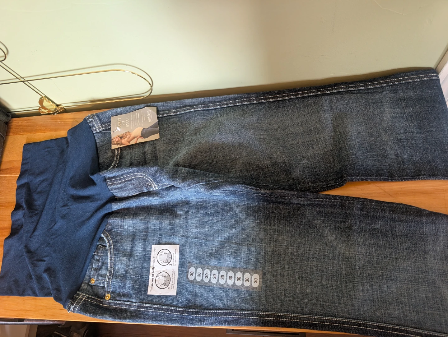 BNWT Seven For All Mankind Maternity Jeans Size 30 - photo 2