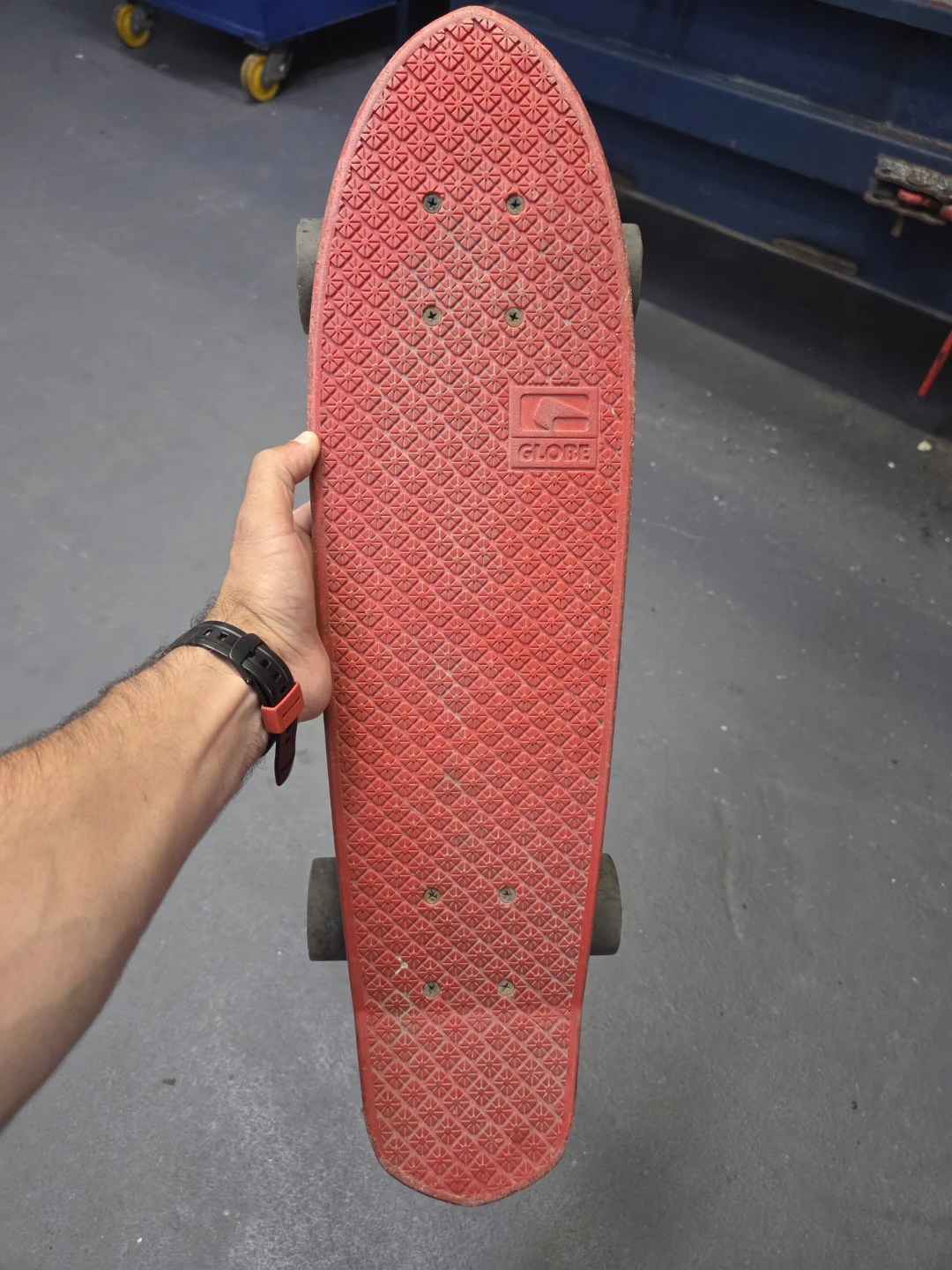 Red Globe Skateboard - photo 2