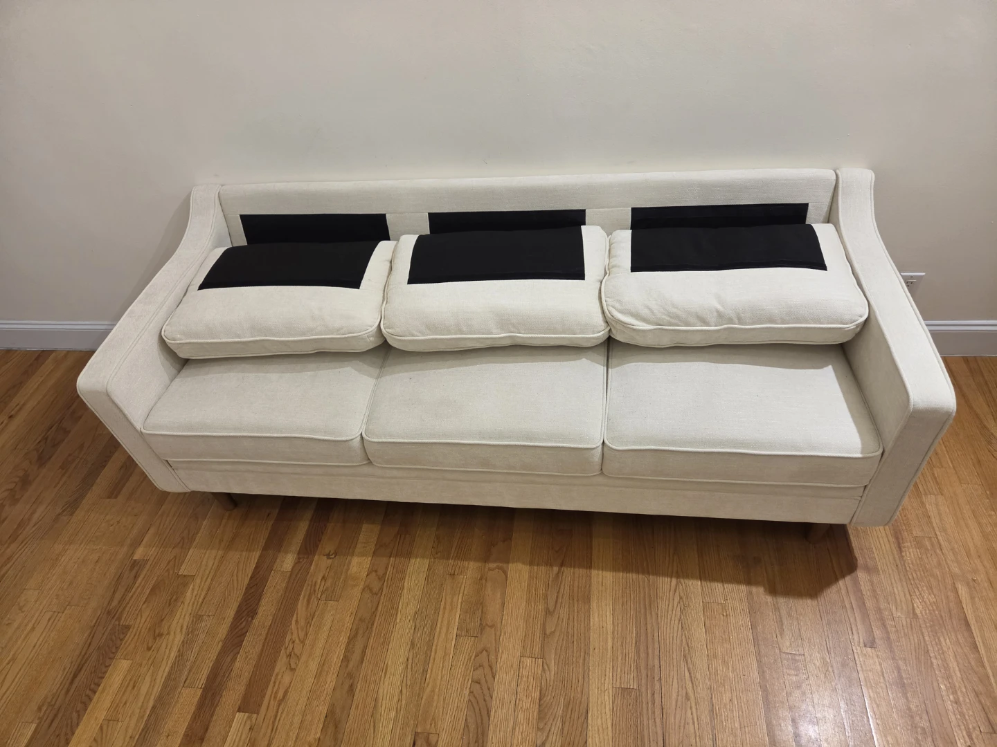 Cream 3-Seater Sofa with Accent Pillows - photo 2