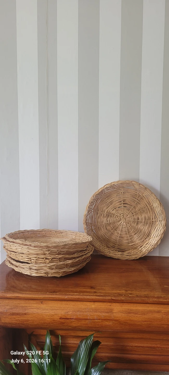 Wicker Plate Set