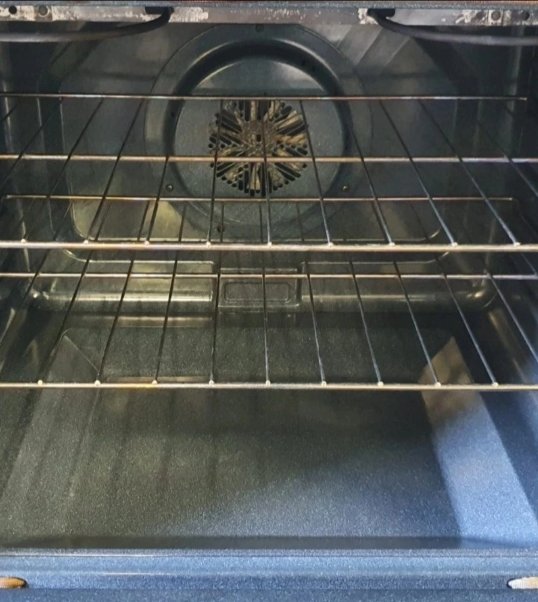 Whirlpool 30-inch Freestanding Electric Range YWF555S0RZ - photo 4