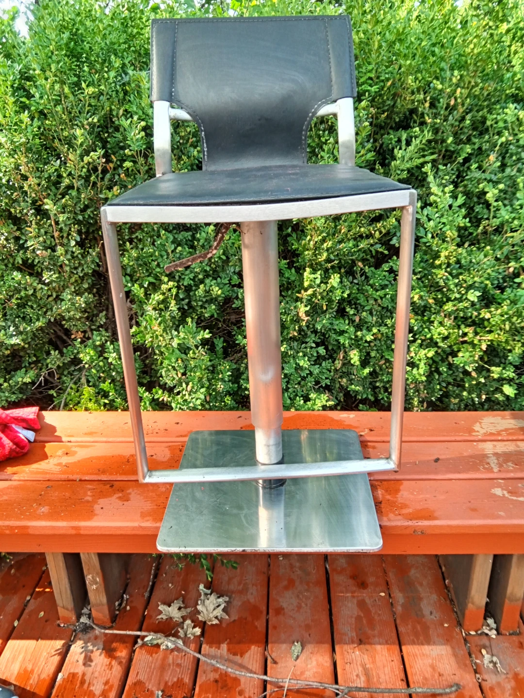 Adjustable Swivel Bar Stool