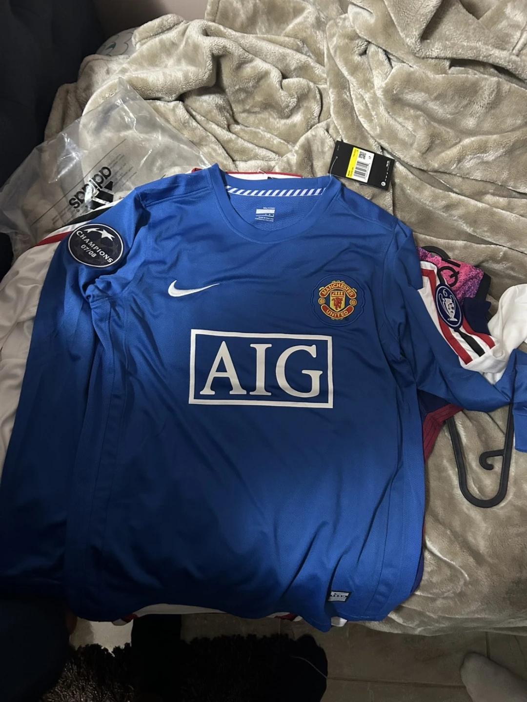 Manchester United FC AIG Long Sleeve Jersey