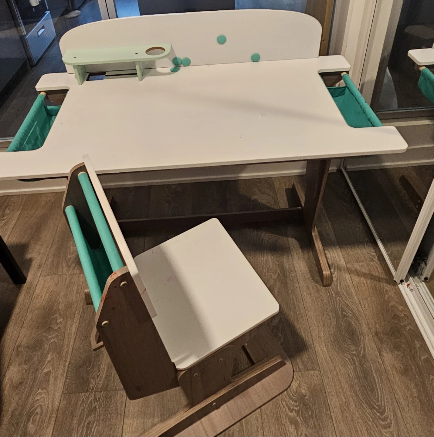 Kids Adjustable Desk and Chair Set - photo 4