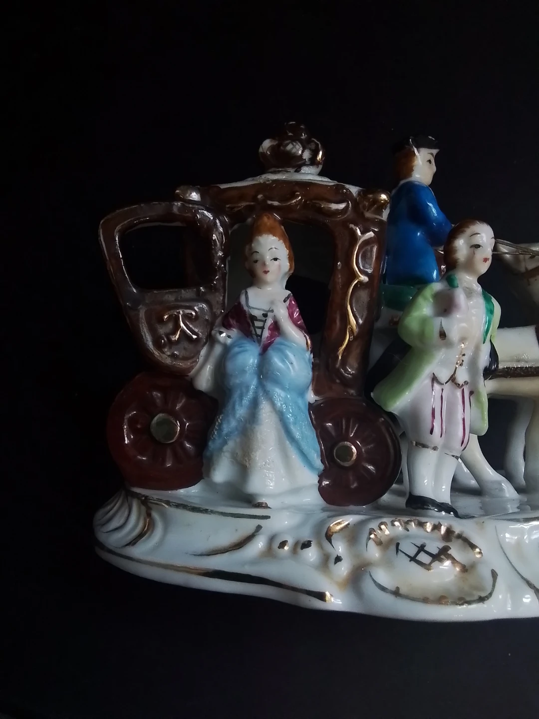 Mid-Century Japanese Porcelain Horse-Drawn Carriage Figurine - photo 4