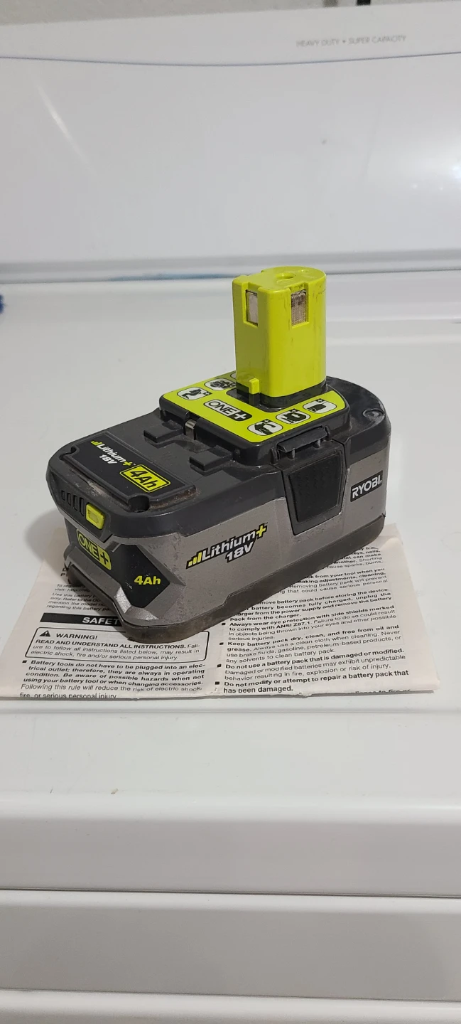 RYOBI 18V 4Ah Battery P108 - Great Condition / Barely Used - photo 5