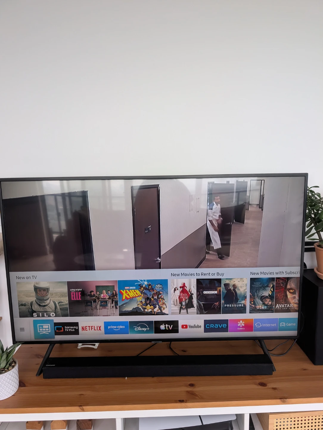 Samsung 55-inch Smart TV - photo 2