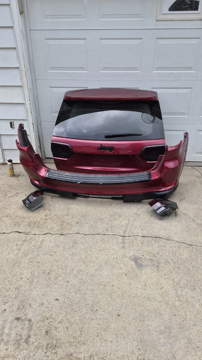 2015 Jeep Grand Cherokee Tailgate and Bumpers