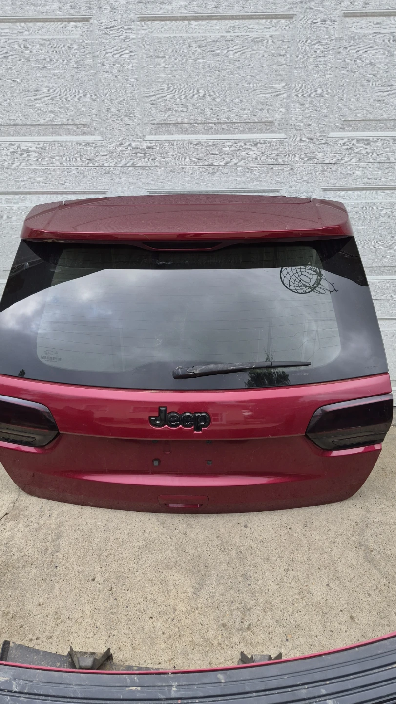 2015 Jeep Grand Cherokee Tailgate and Bumpers - photo 2