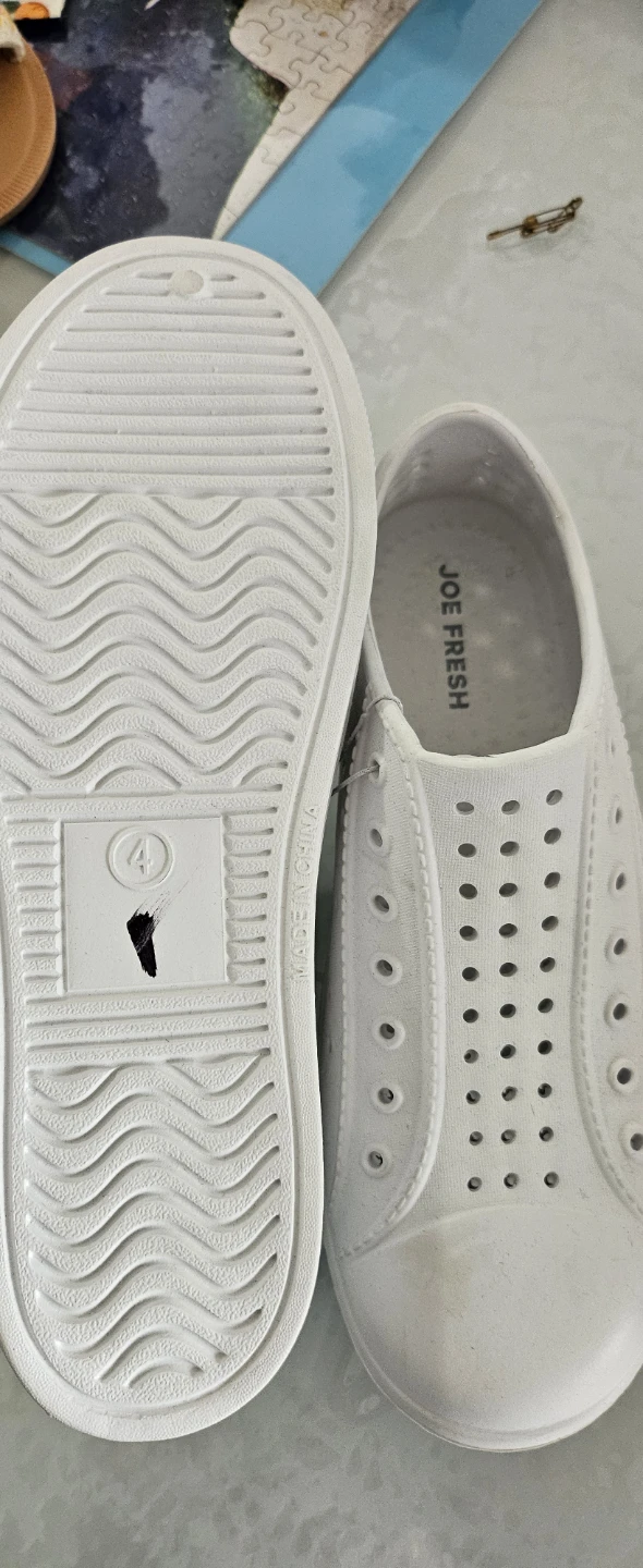 Joe Fresh White Slip-On Shoes Size 4 - photo 2