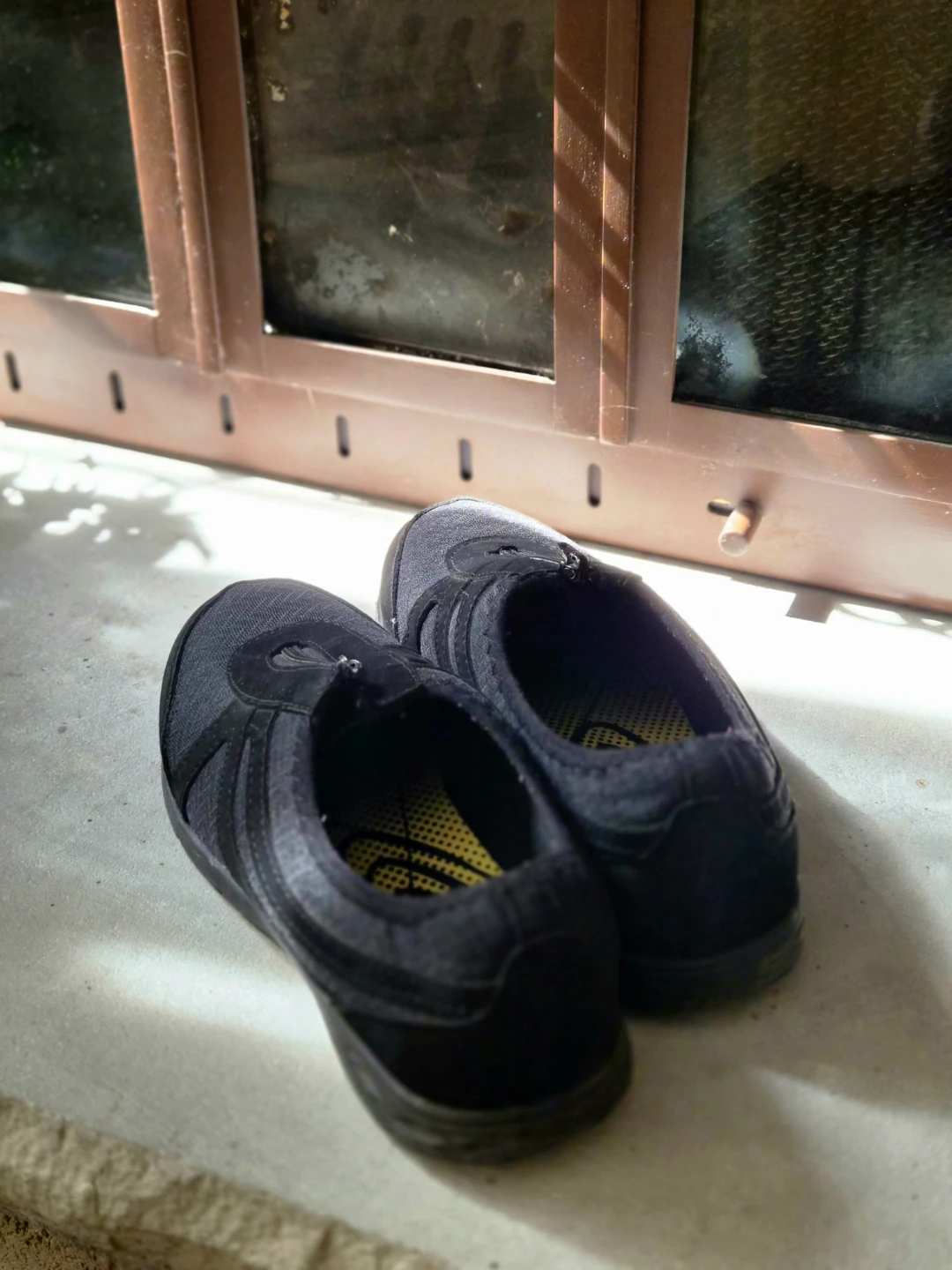 Black Slip-Resistant Front-Zip Work Shoes - photo 2