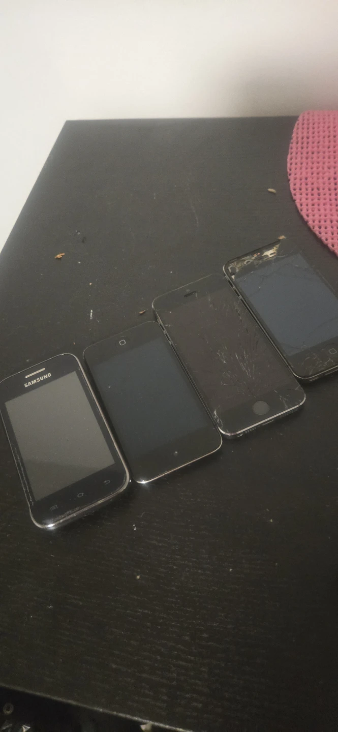 Mixed Lot of 4 Smartphones
