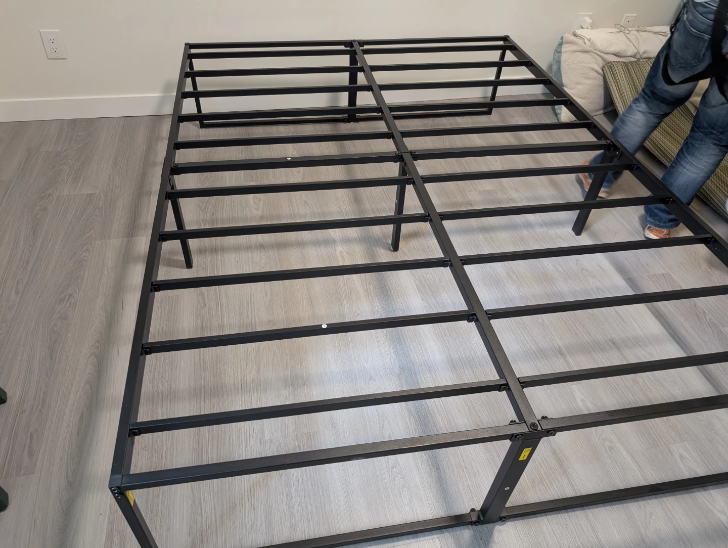 Queen-sized metal platform slat bed support