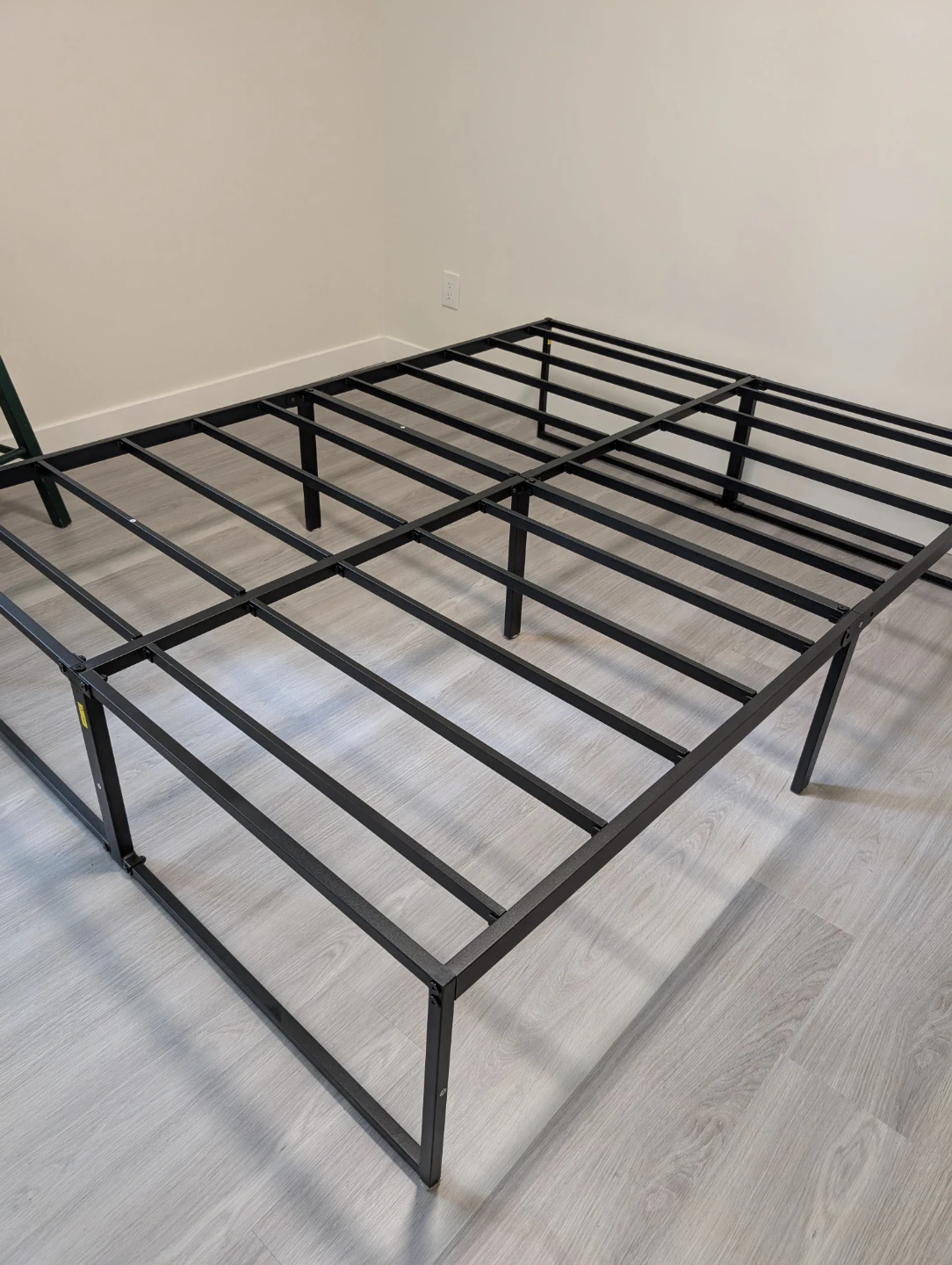 Queen-sized metal platform slat bed support - photo 2