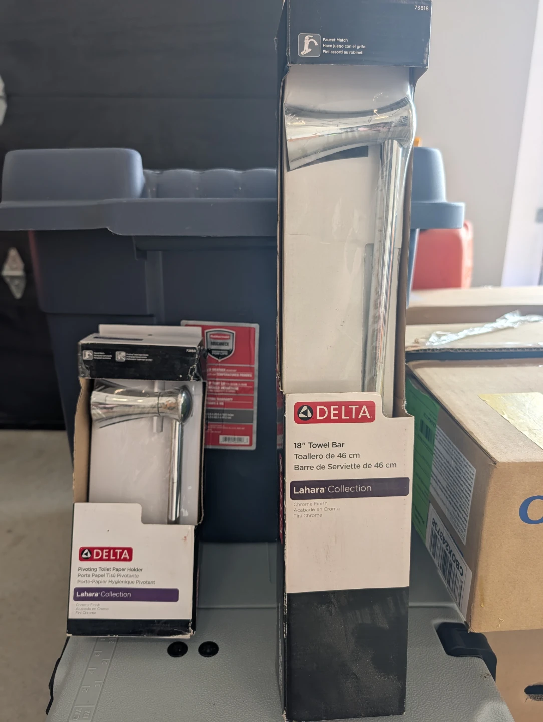 Delta Lahara Collection 18" Towel Bar and Toilet Paper Holder