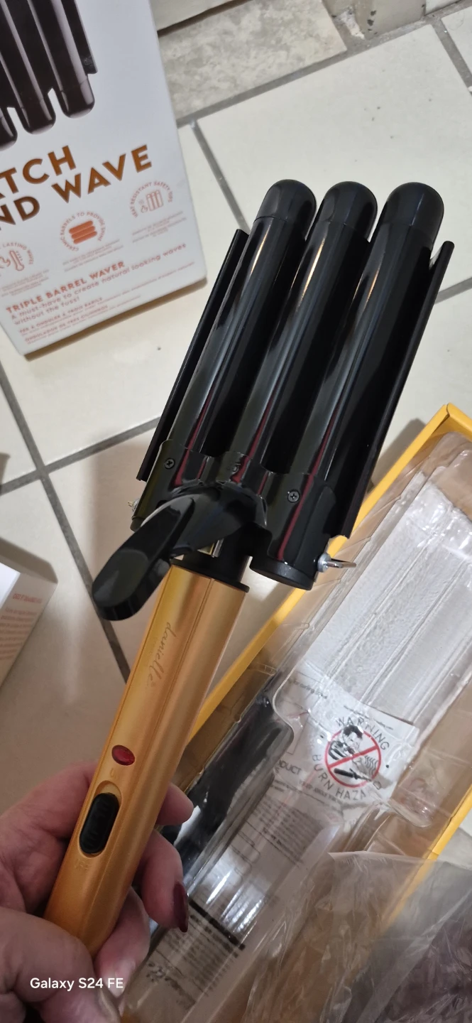 Danielle Creations Triple Barrel Waver - photo 5