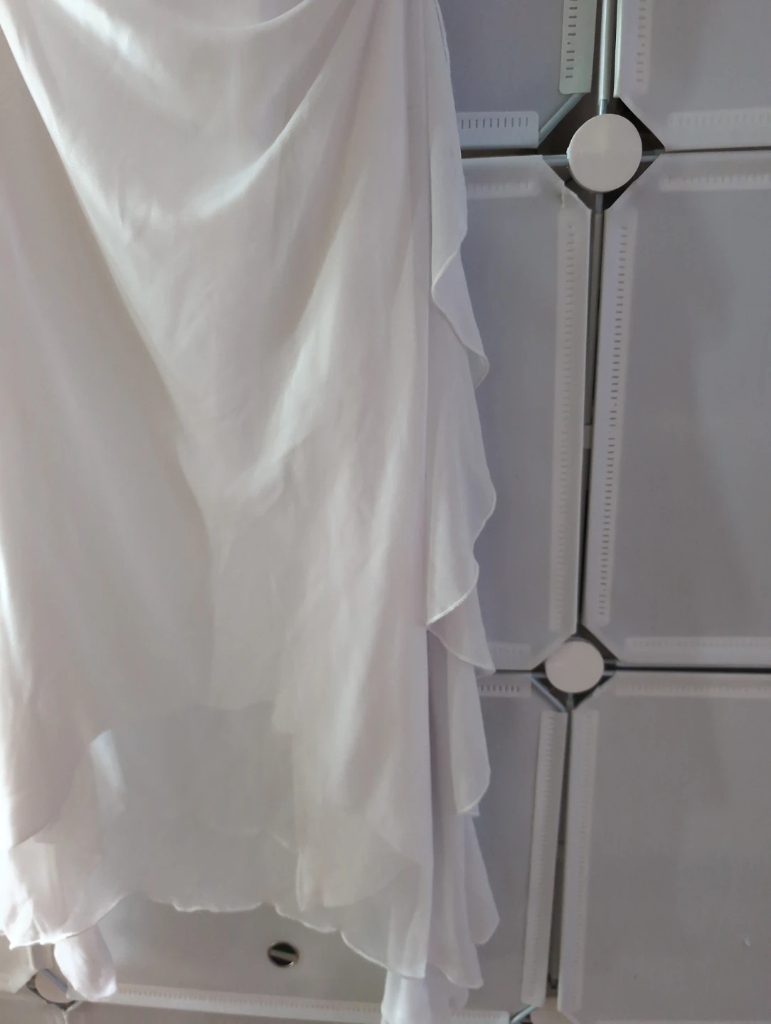 Le Château white ruched chiffon dress - photo 2