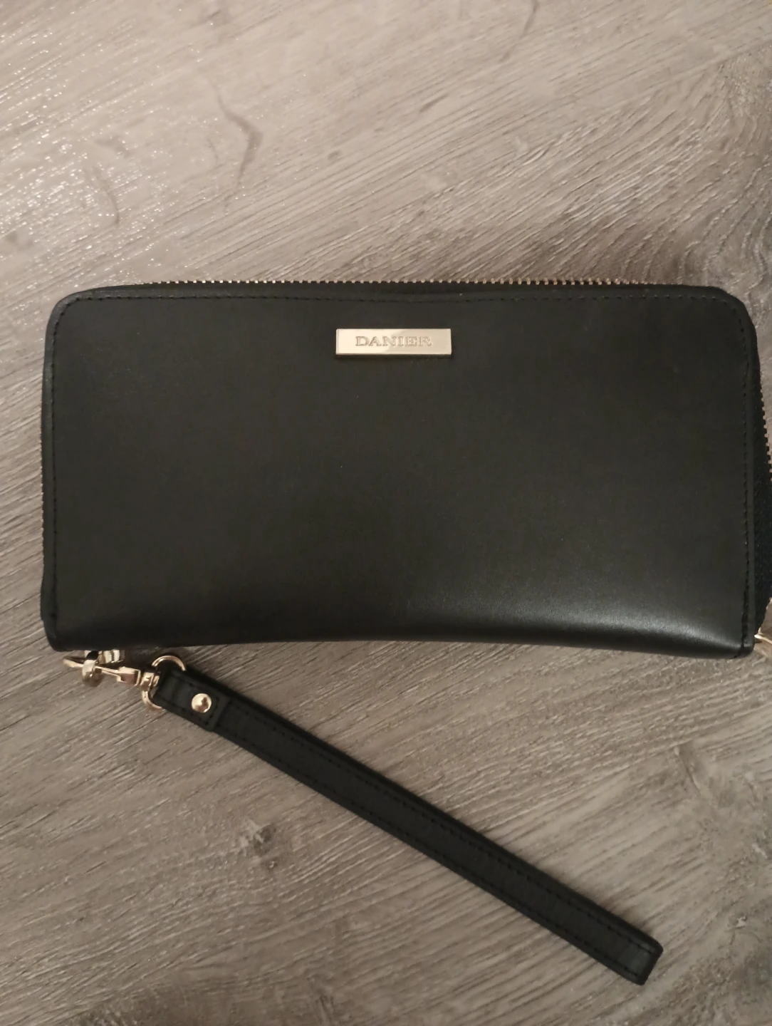 DANIELA Black Zip Around Wallet - photo 2