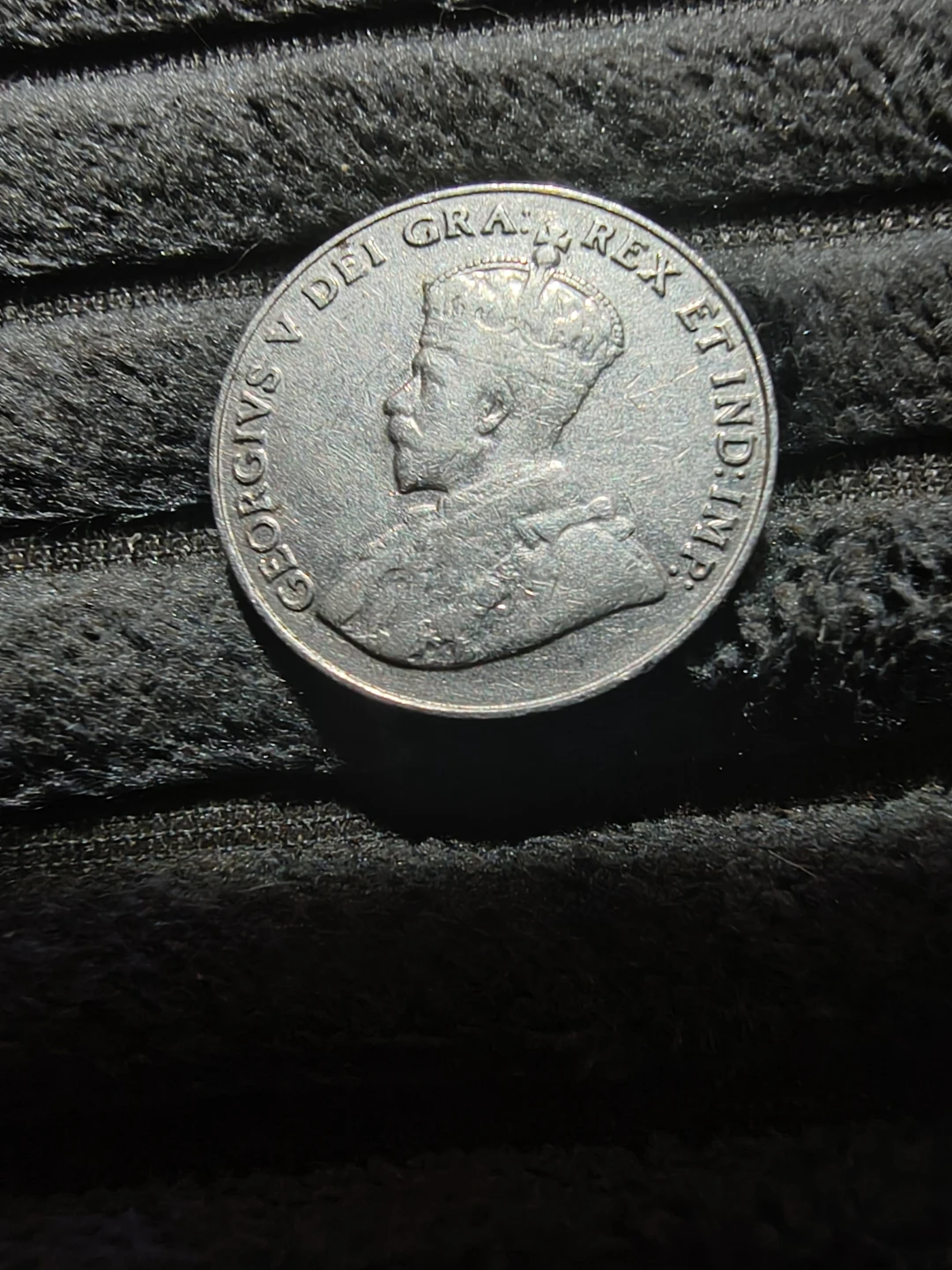 1932 Canadian 5 Cent Coin - photo 2