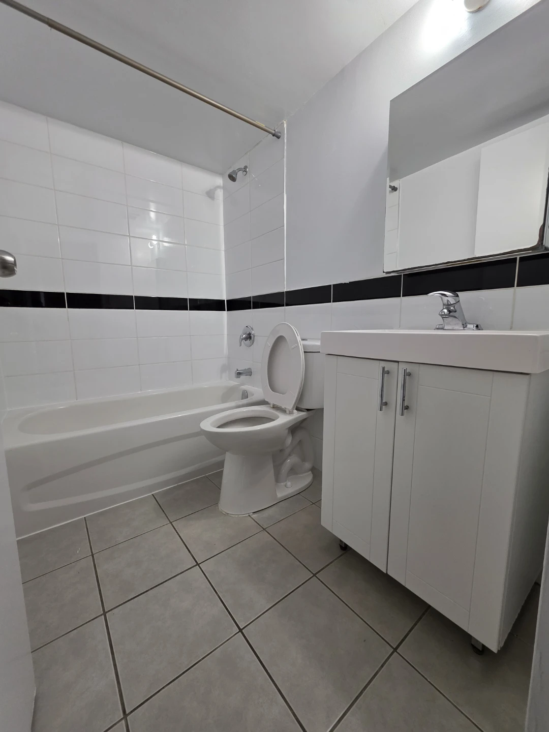 Female Room For Rent - photo 3