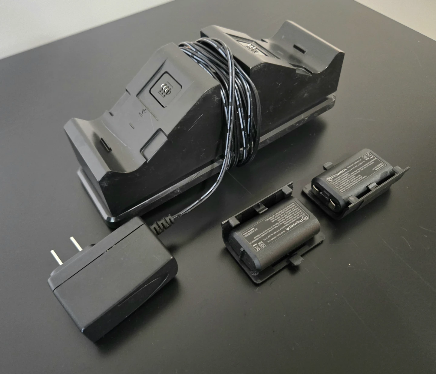 PowerA Dual Charging Dock for Xbox One + 2 Batteries - photo 3