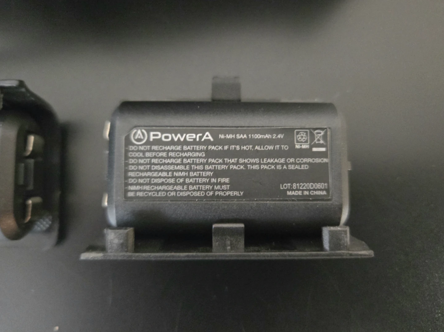 PowerA Dual Charging Dock for Xbox One + 2 Batteries - photo 4