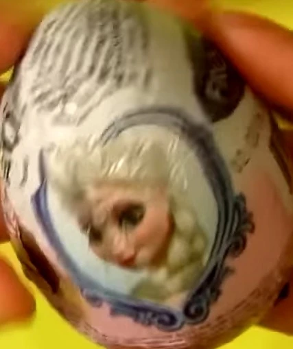 Frozen Surprise Egg