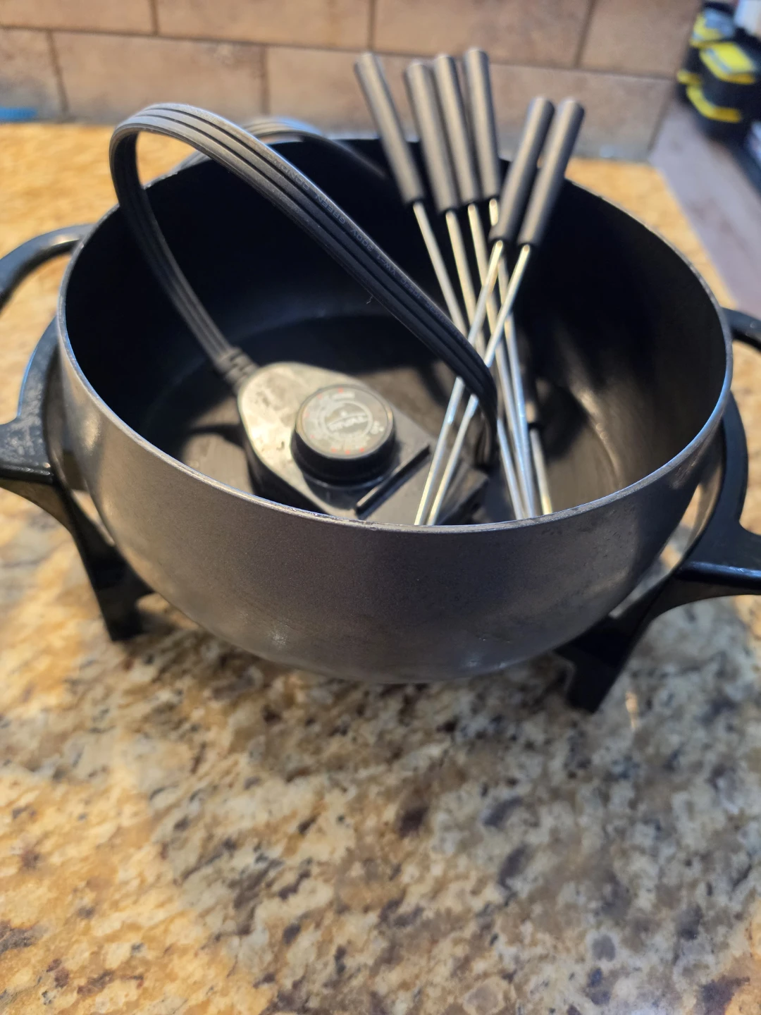 Electric Fondue Pot with Forks