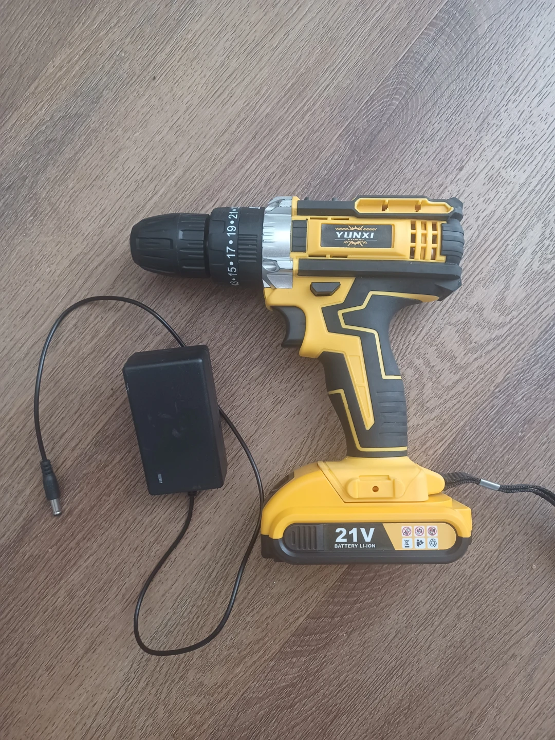 YUNXI 21V Cordless Drill with Battery and Charger