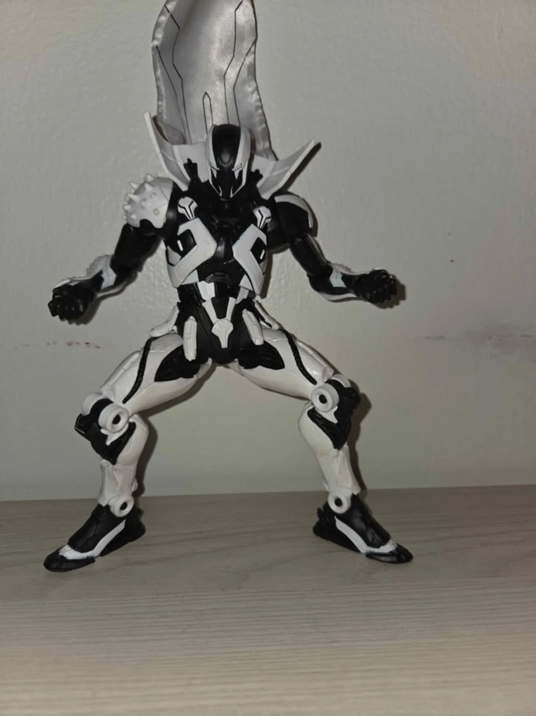 Cool black and white Spawn Figure. - photo 3