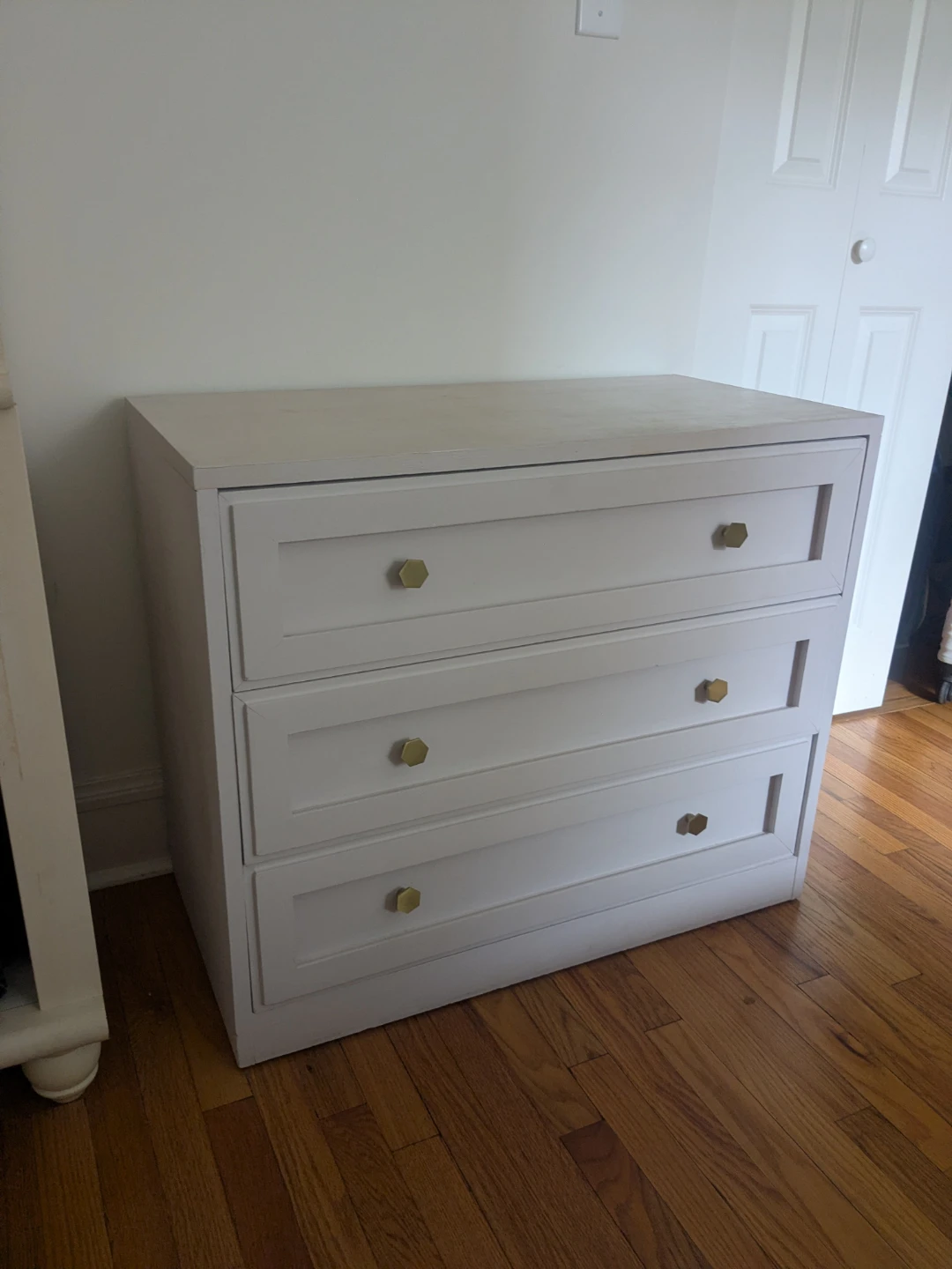 Wood drawer dresser