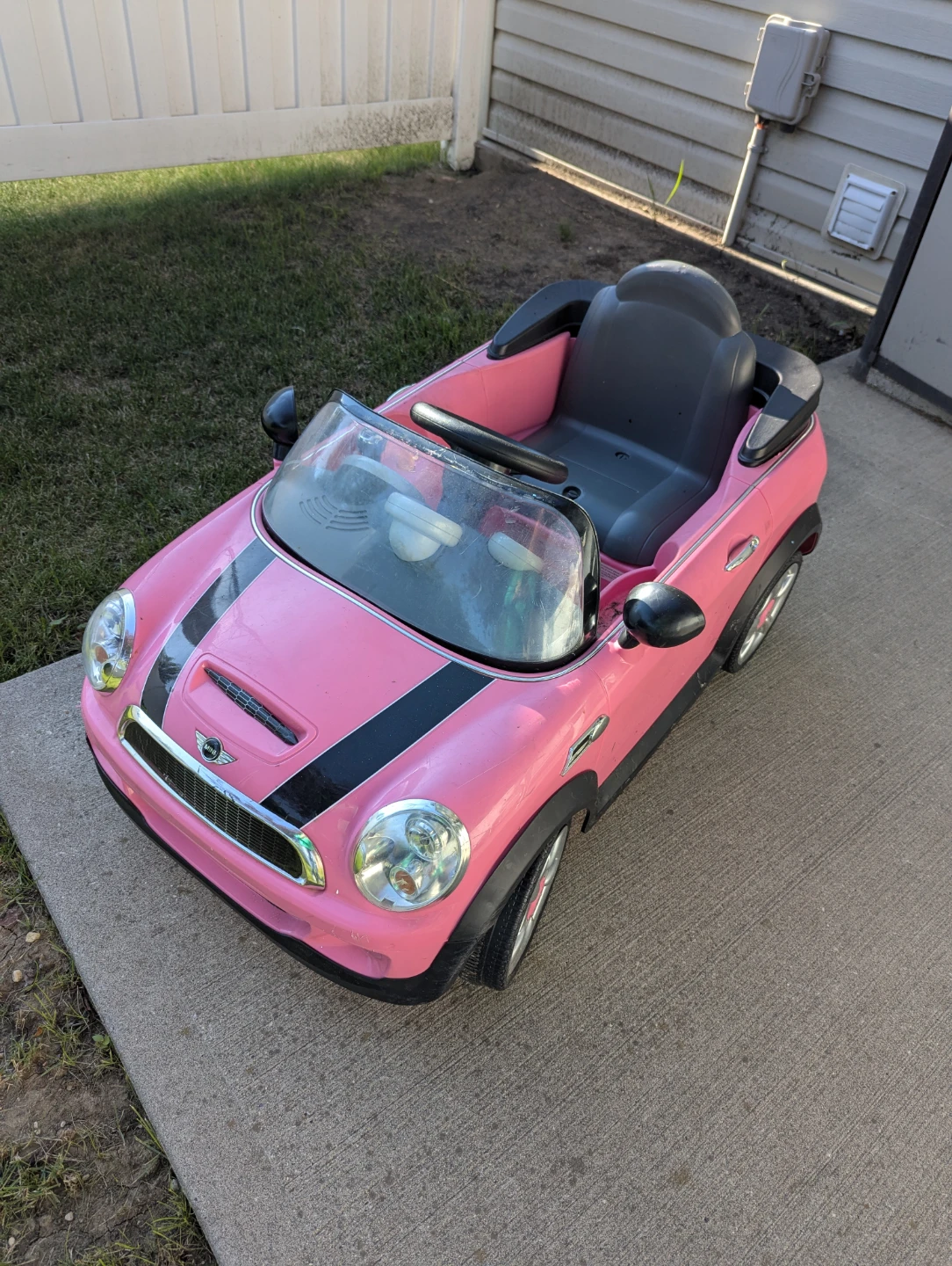 FOR REPAIR OR PARTS girls mini cooper toy car DOESN'T WORK - photo 2