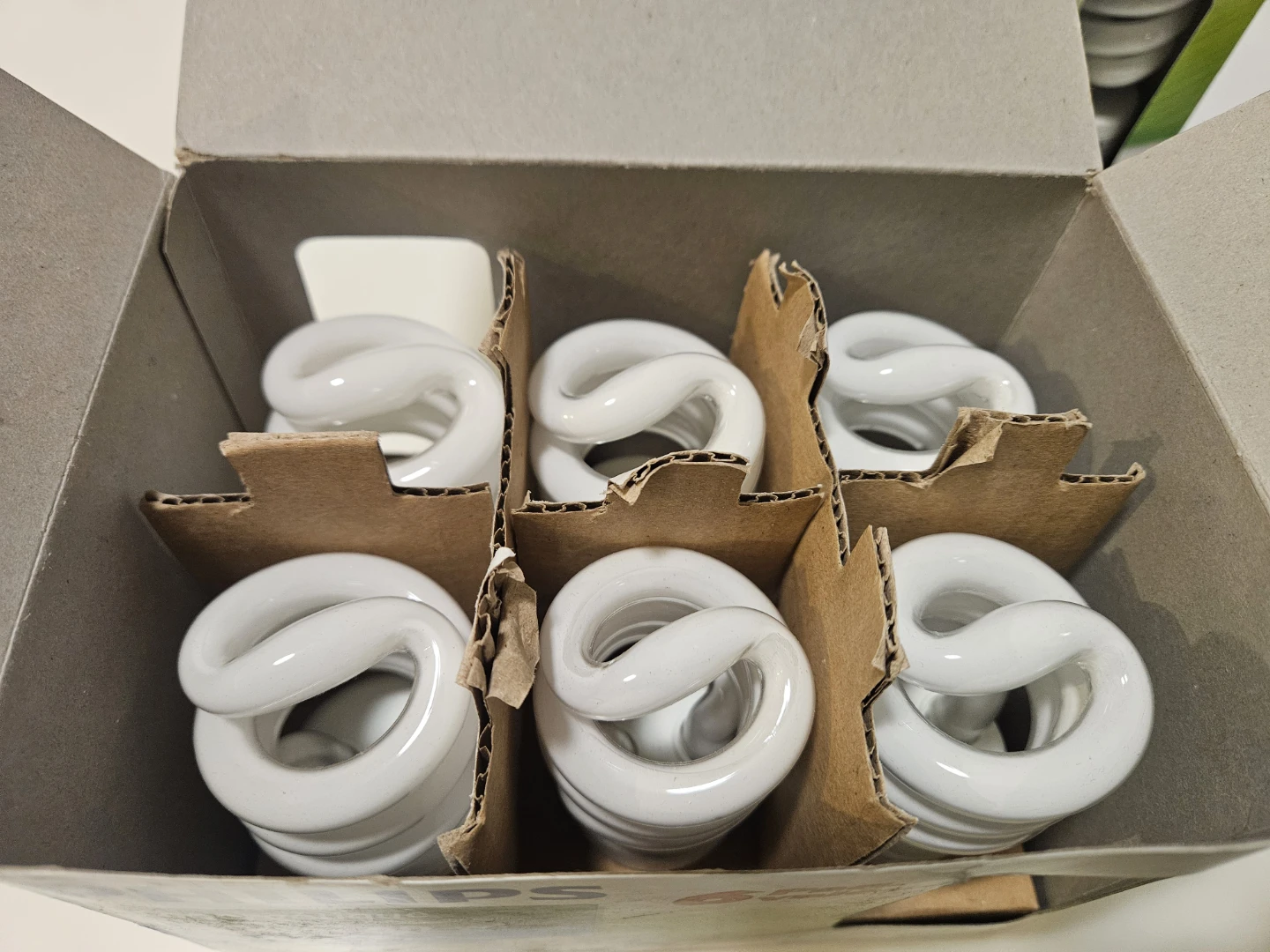 Philips EnergySaver 13W Compact Fluorescent Bulbs - 6 Pack - photo 3