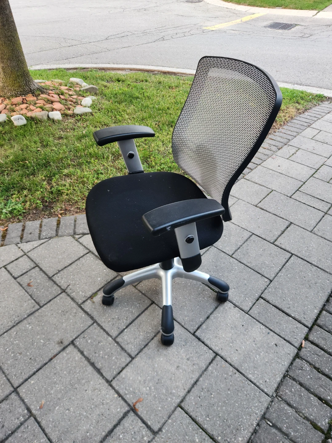 Black Mesh Back Office Chair