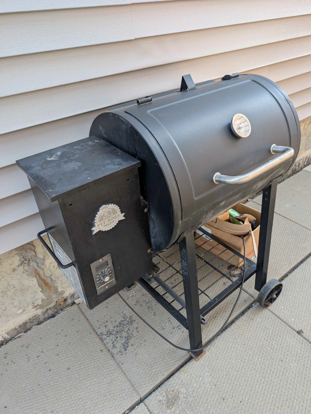 Pitboss Pellet Smoker & Pellets