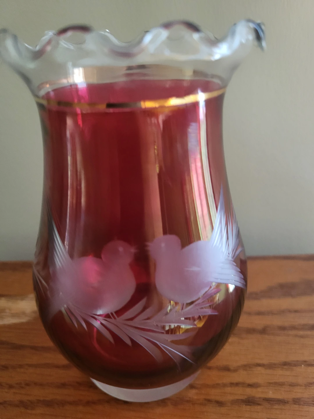 Handcrafted Canada Red Glass Vase with Bird Etching