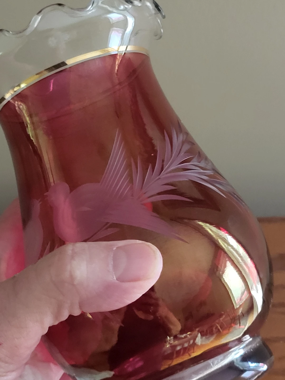 Handcrafted Canada Red Glass Vase with Bird Etching - photo 5