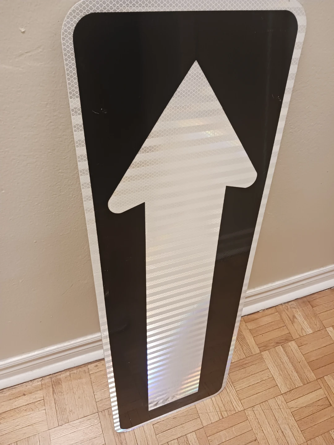 One way Traffic Sign - photo 2