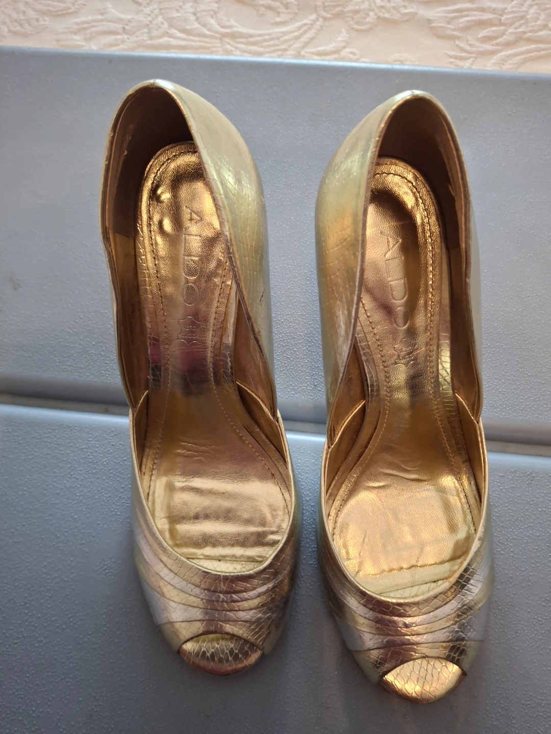 ALDO Gold Peep-Toe Heels Size 38 - photo 2
