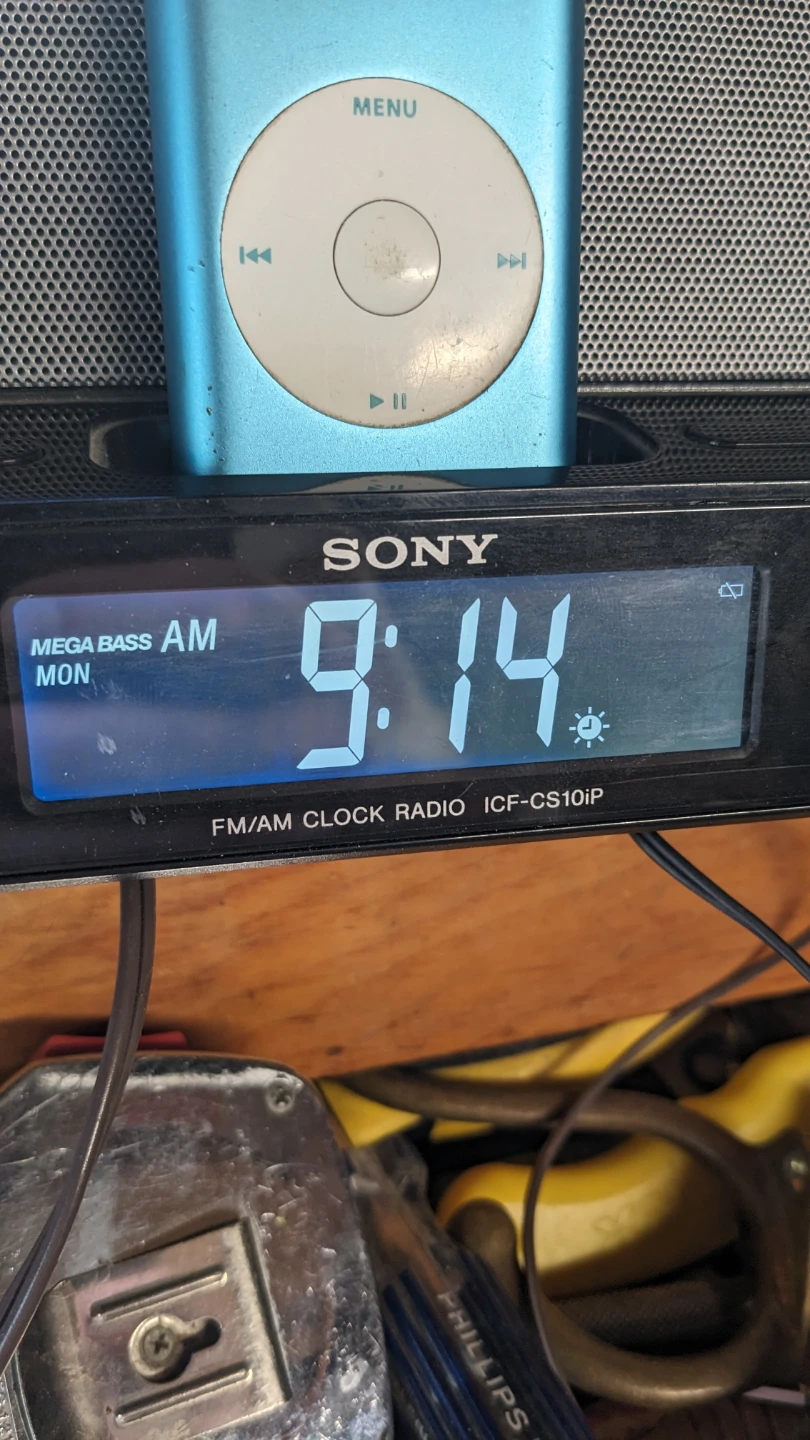 Sony ICF-CS10iP FM/AM Clock Radio with Mega Bass - photo 2