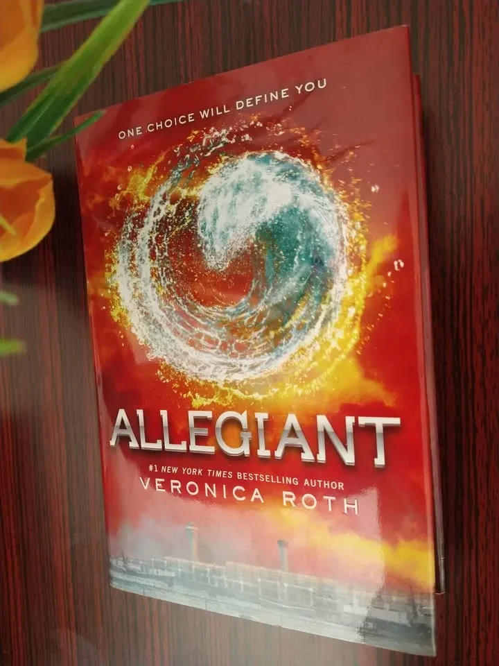 Divergent Series: Insurgent and Allegiant Books by Veronica Roth