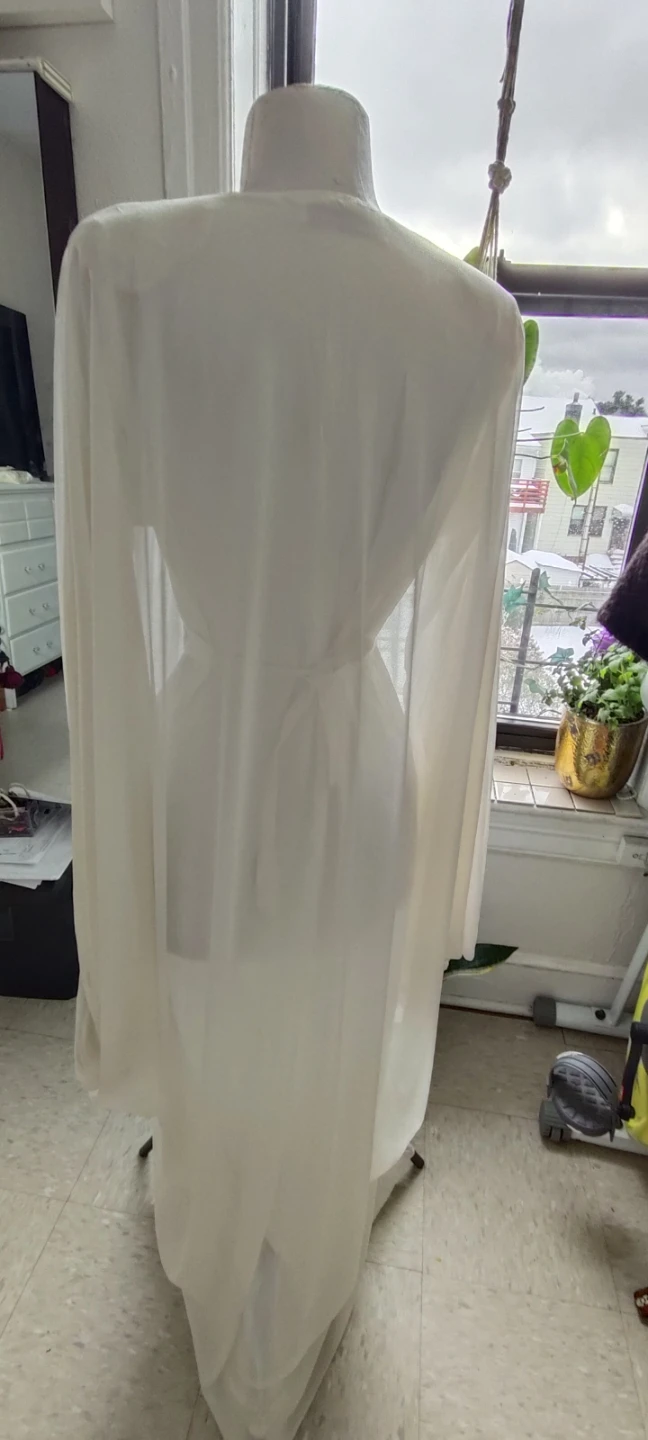 White Kaftan with Gold Embroidery - photo 2