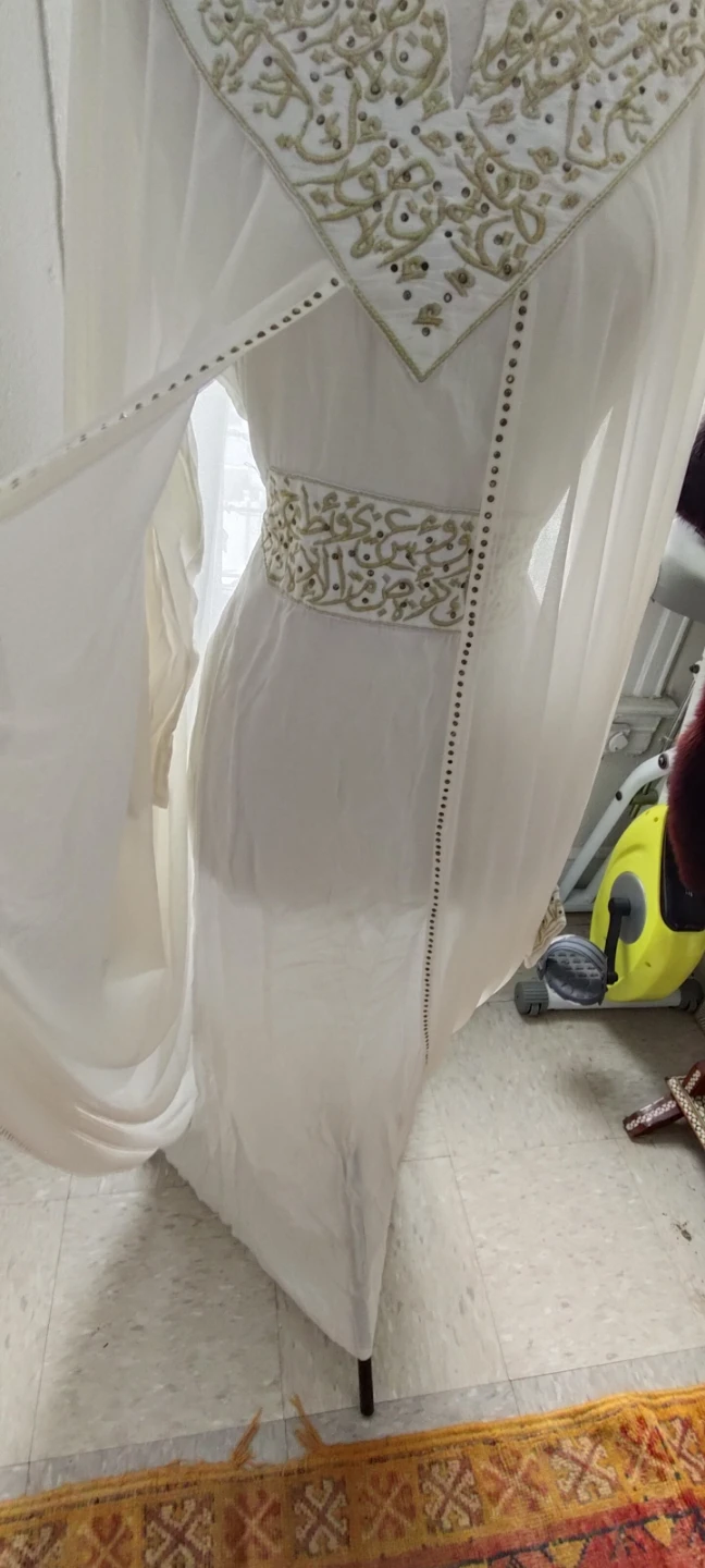 White Kaftan with Gold Embroidery - photo 4